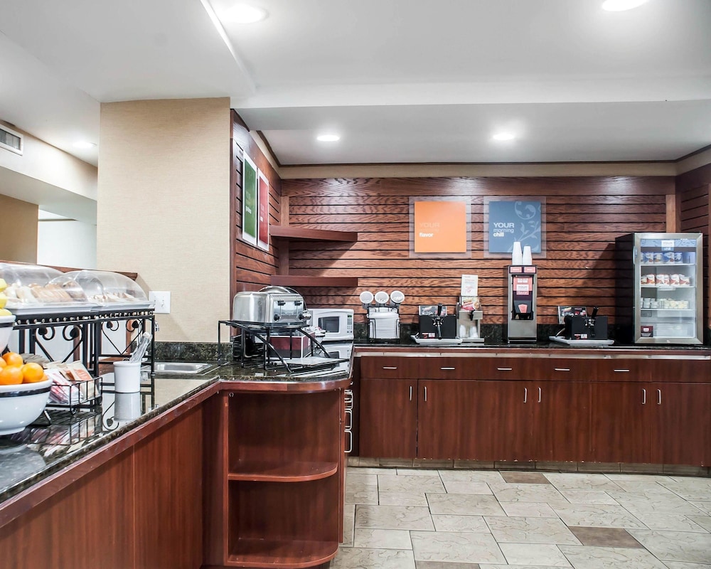 Quality Inn Dunkirk NY 29/36