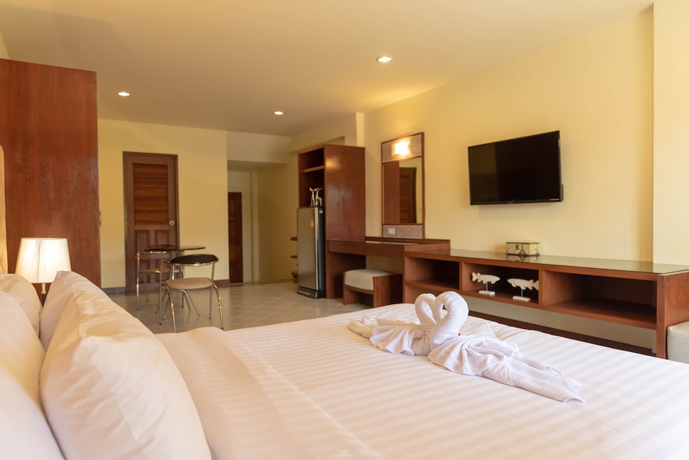 GRAND, DOUBLE BED