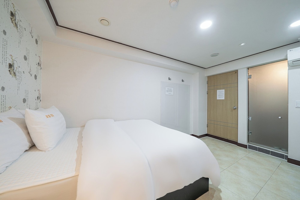 Hotel Kyoung Dong 13/58