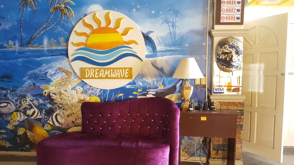 Dreamwave Hotel Puerto Galera 36/42