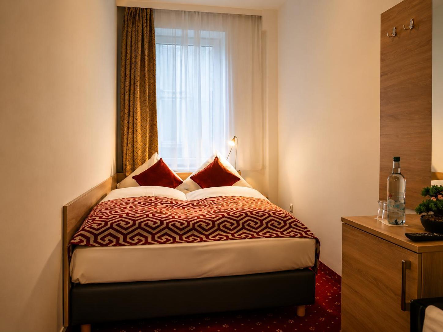 Hotel Stadion Stadt 5/15