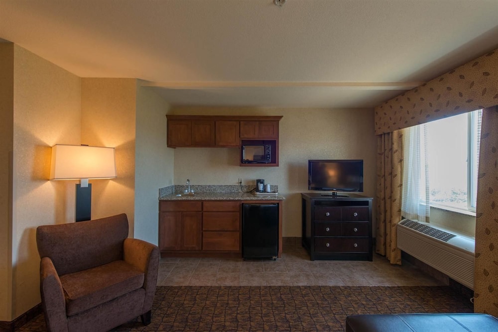 Lloyd Hotel Astoria Bayfront, Ascend Hotel Collection, OR 33/43