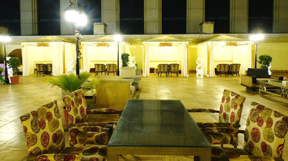 Hotel Babylon Inn 2/24
