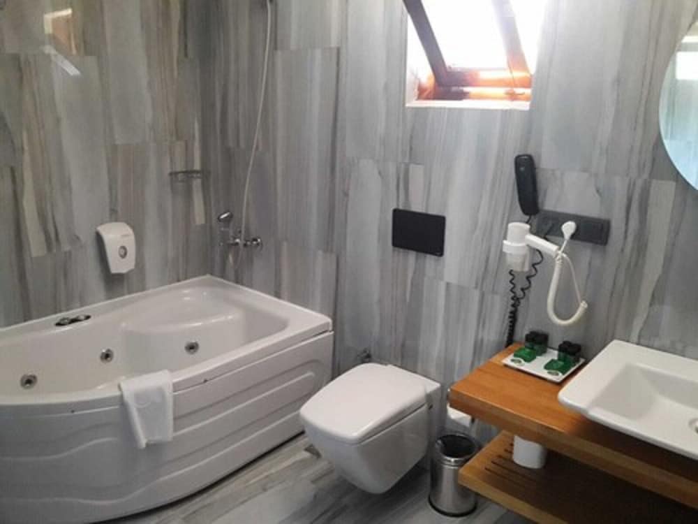 Abant Lotus Otel 34/36