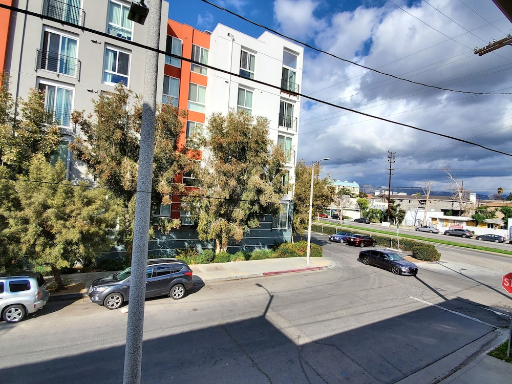 Colony Inn North Hollywood 47/62