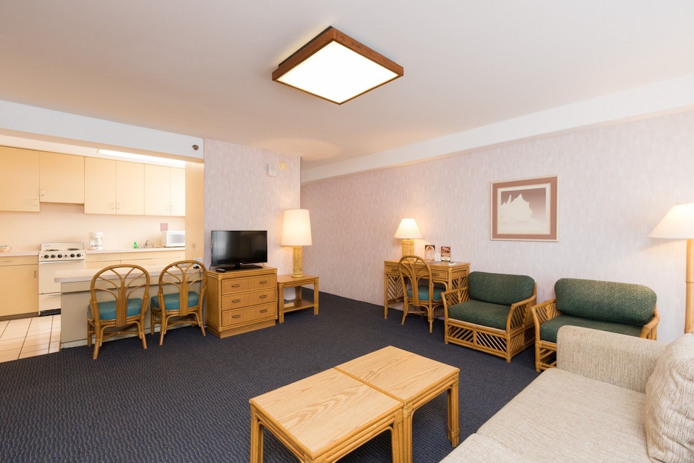 Ilima Hotel 46/63