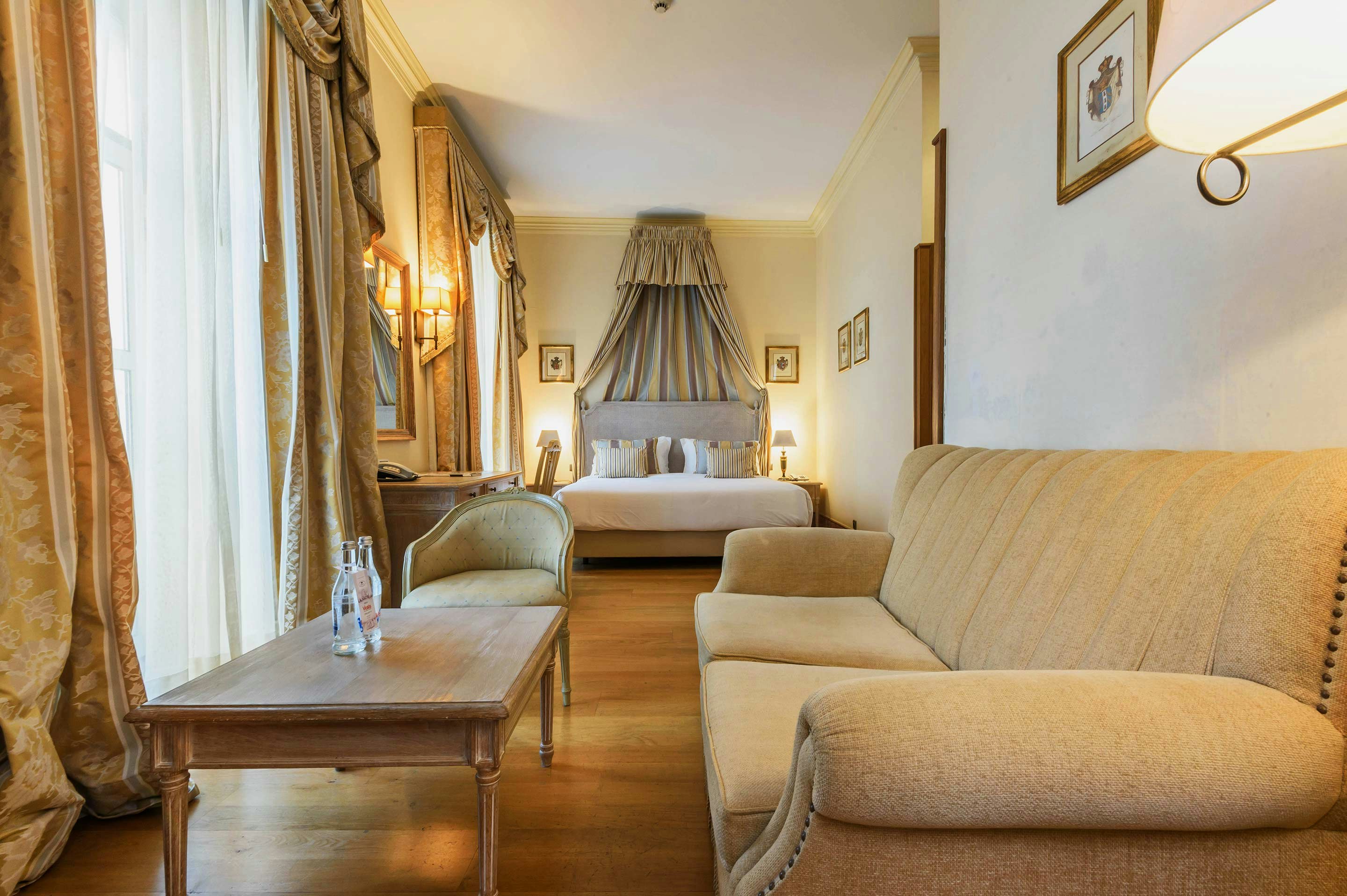 Hotel Real Palacio 58/76