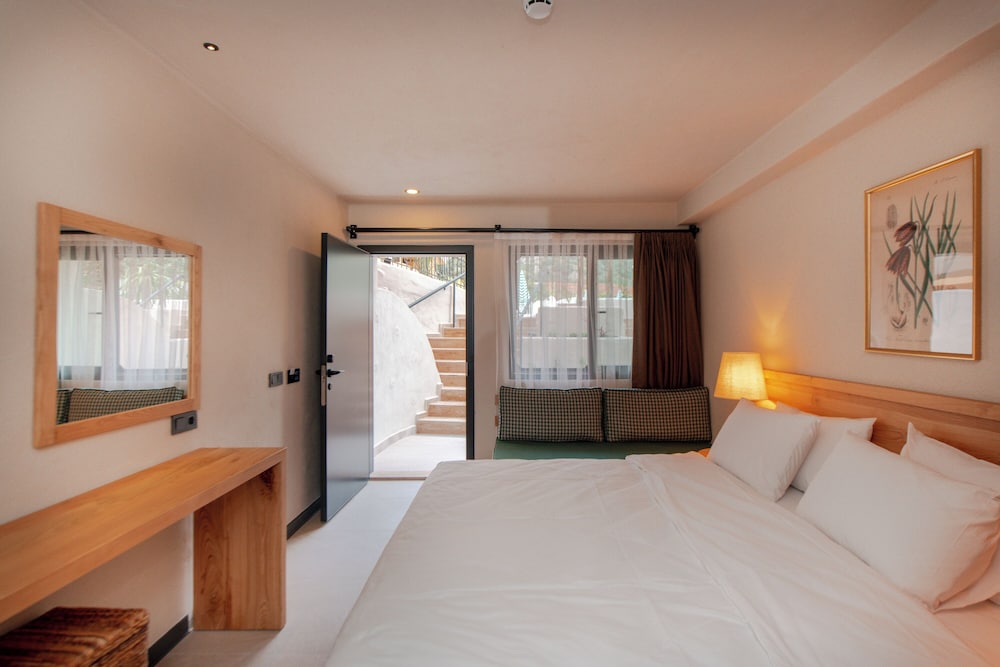JUNIOR, DOUBLE BED, GROUND FLOOR