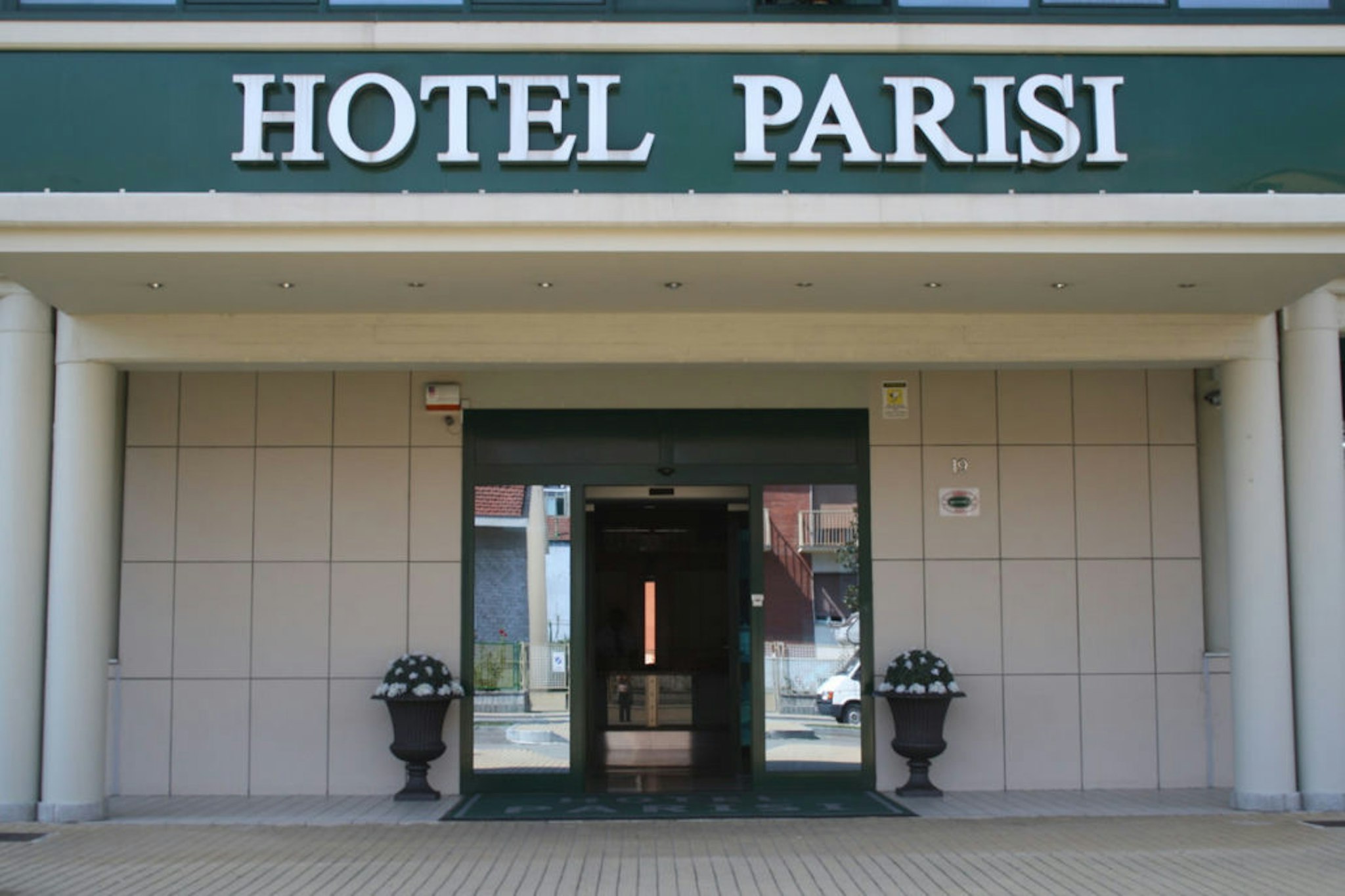 Hotel Parisi 2/67