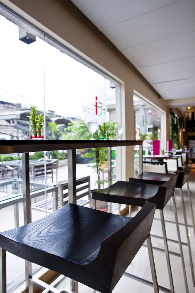 Seasons Siam Hotel 48/55