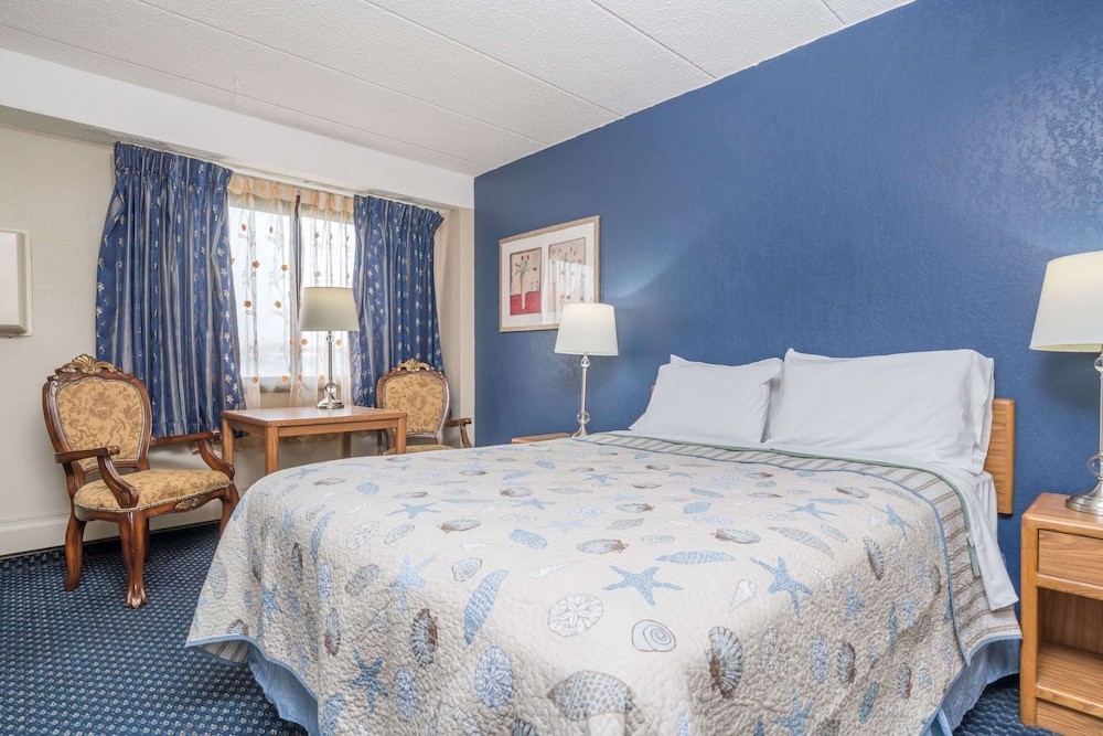 Knights Inn Litchfield 10/24