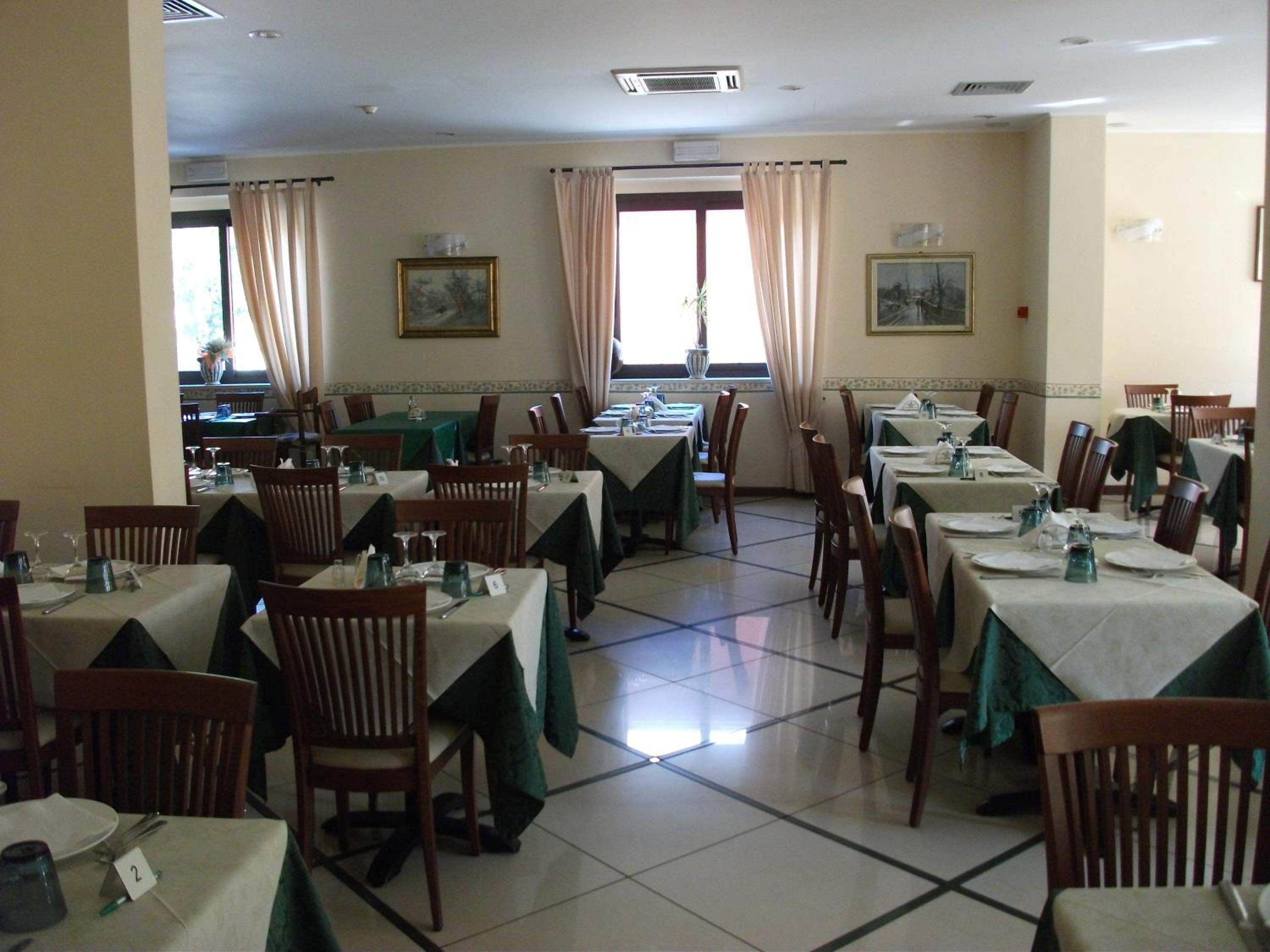 HOTEL VILLA OMBROSA 36/52