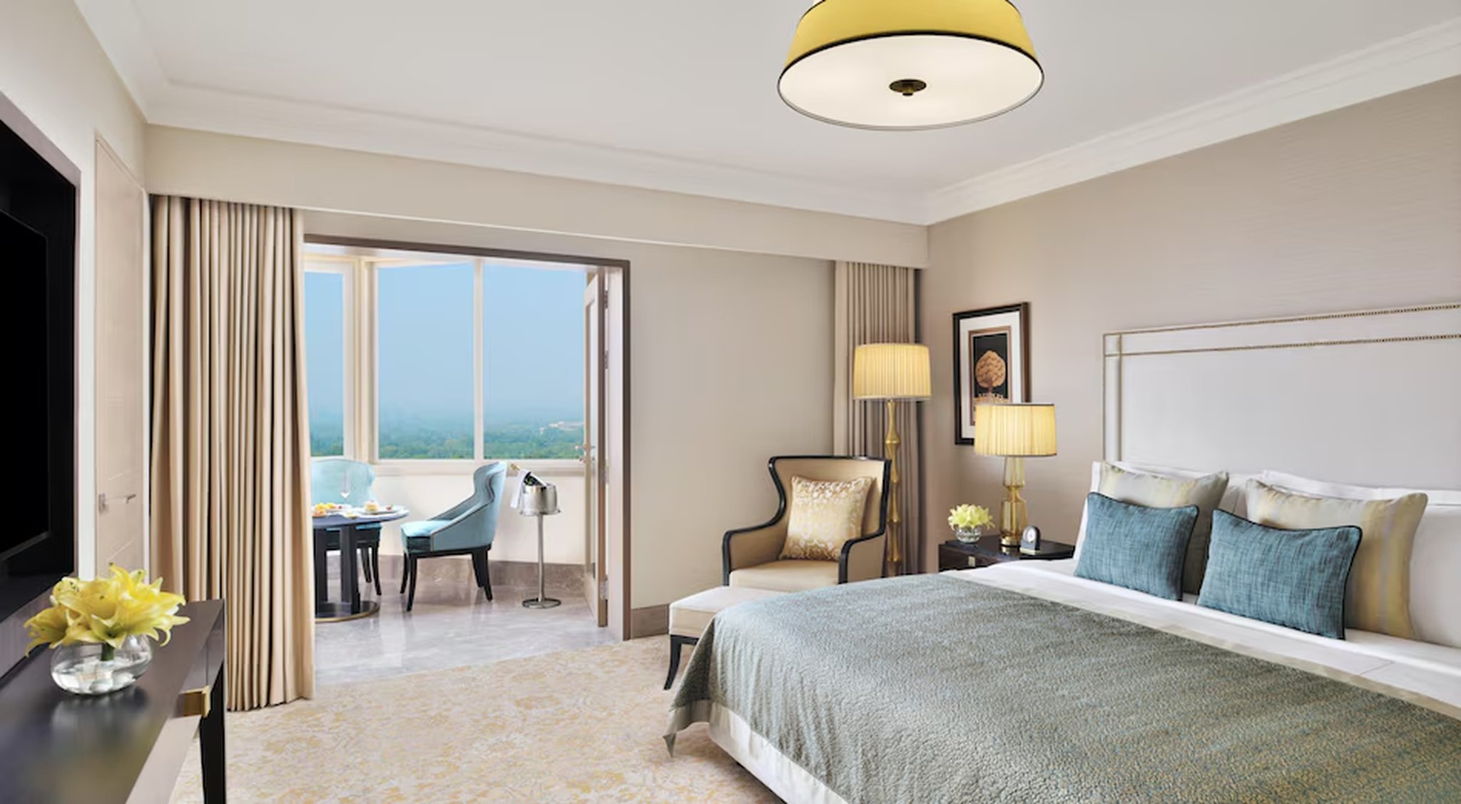Suite, King Bed, Balcony