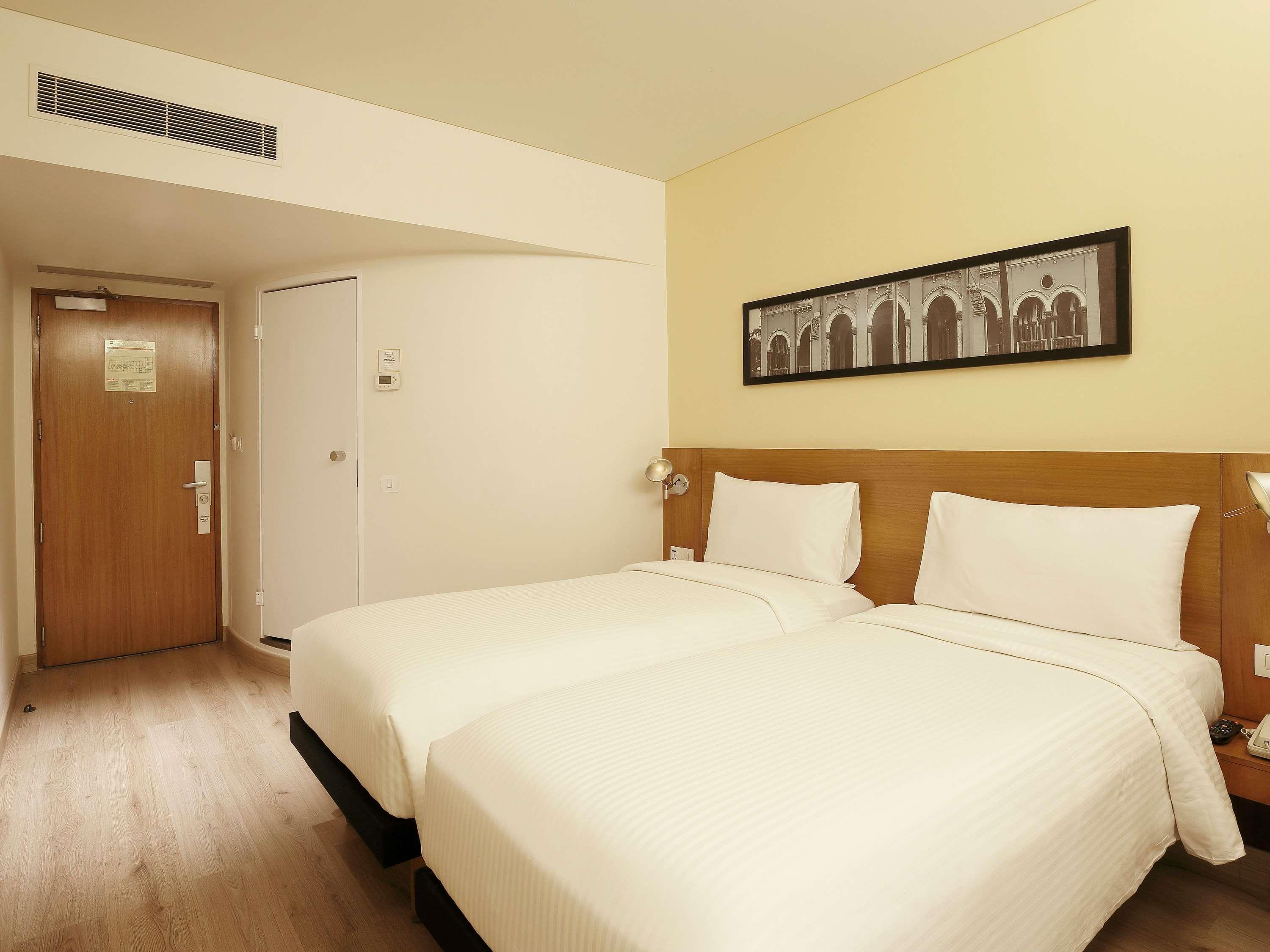SUPERIOR, TWIN BEDS, HIGH FLOOR