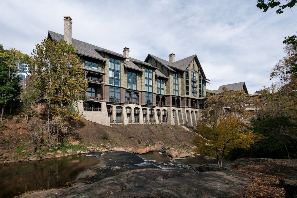 Grand Bohemian Lodge Greenville, Autograph Collection 2/50