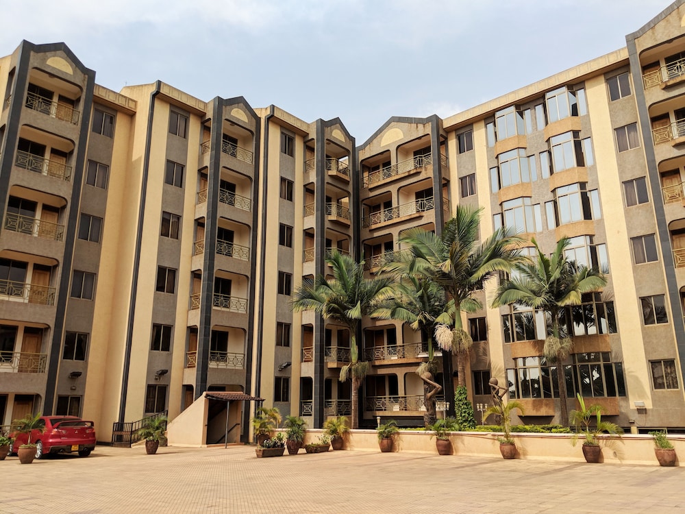 Prestige Hotel Suites 42/50