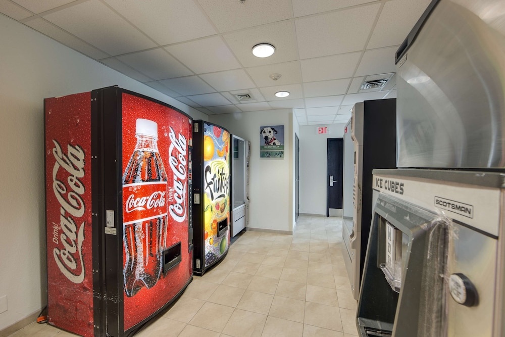 Motel6 Brampton, ON - Toronto 4/33