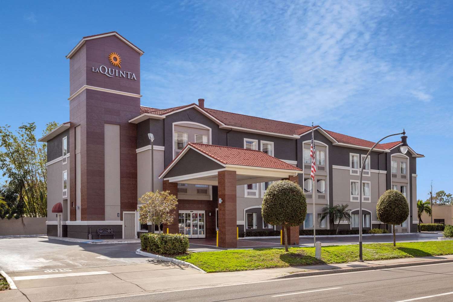 La Quinta Inn & Suites by Wyndham - Tampa South 4/27