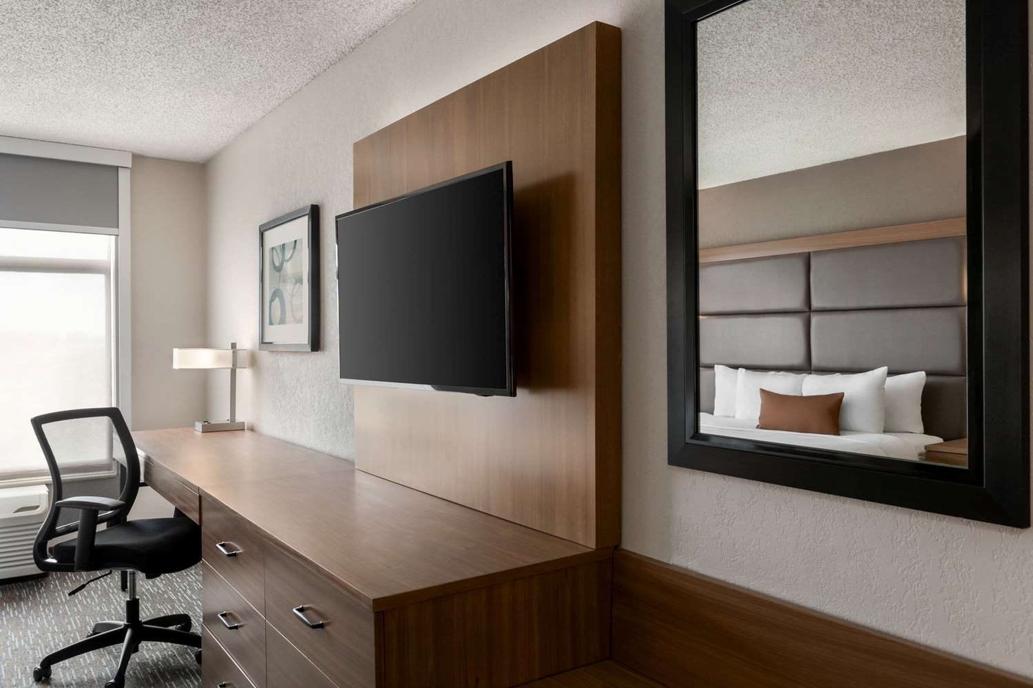 Wingate By Wyndham Cincinnati Blue Ash 23/28