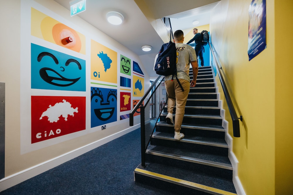 Snoozles Hostel Galway City Centre 20/35