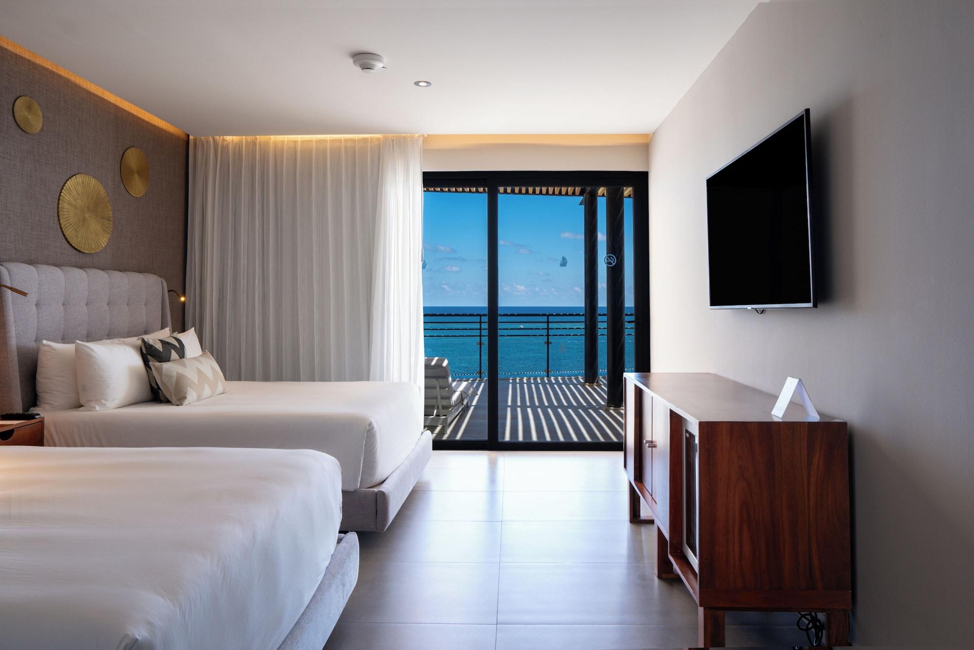 3 Bedrooms, Presidential, Ocean Front