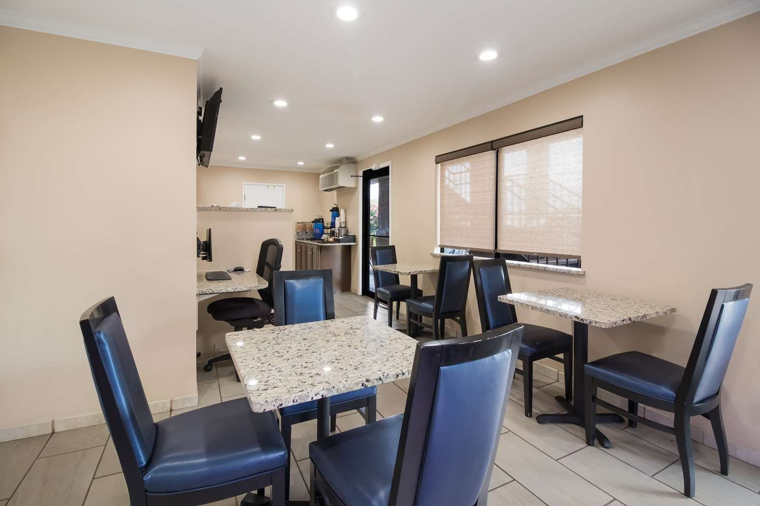 Best Western Mckenzie 27/34