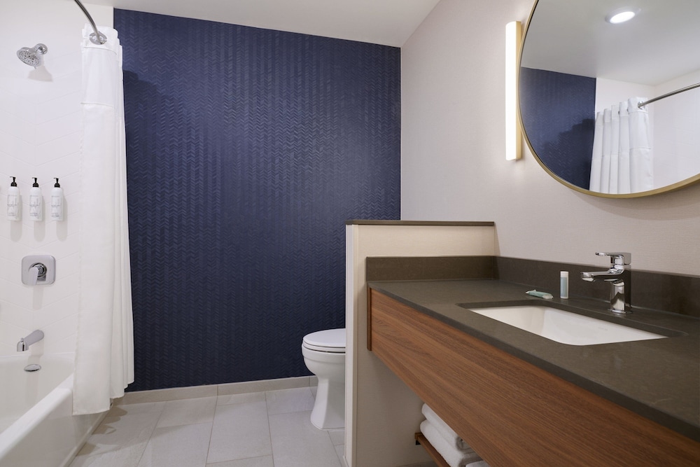 Fairfield by Marriott Inn & Suites Tempe 50/50