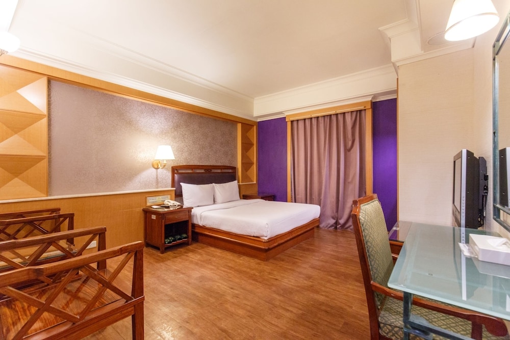 SLV Hotel 11/50