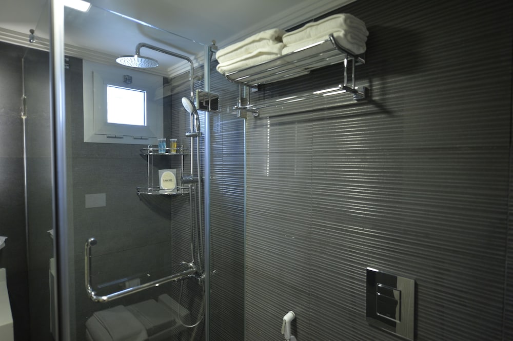 Zett Hotel Jounieh 22/43