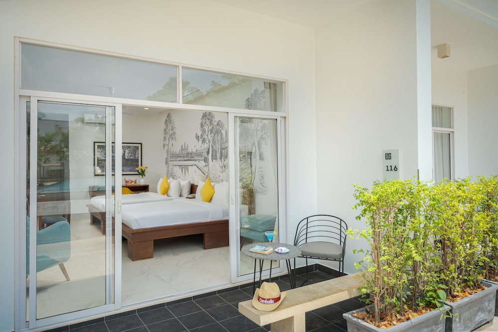 ANGKOR ELYSIUM SUITE 50/50