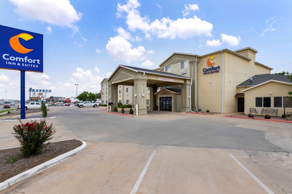 Comfort Inn & Suites Ponca City Near Marland Mansion 1/38