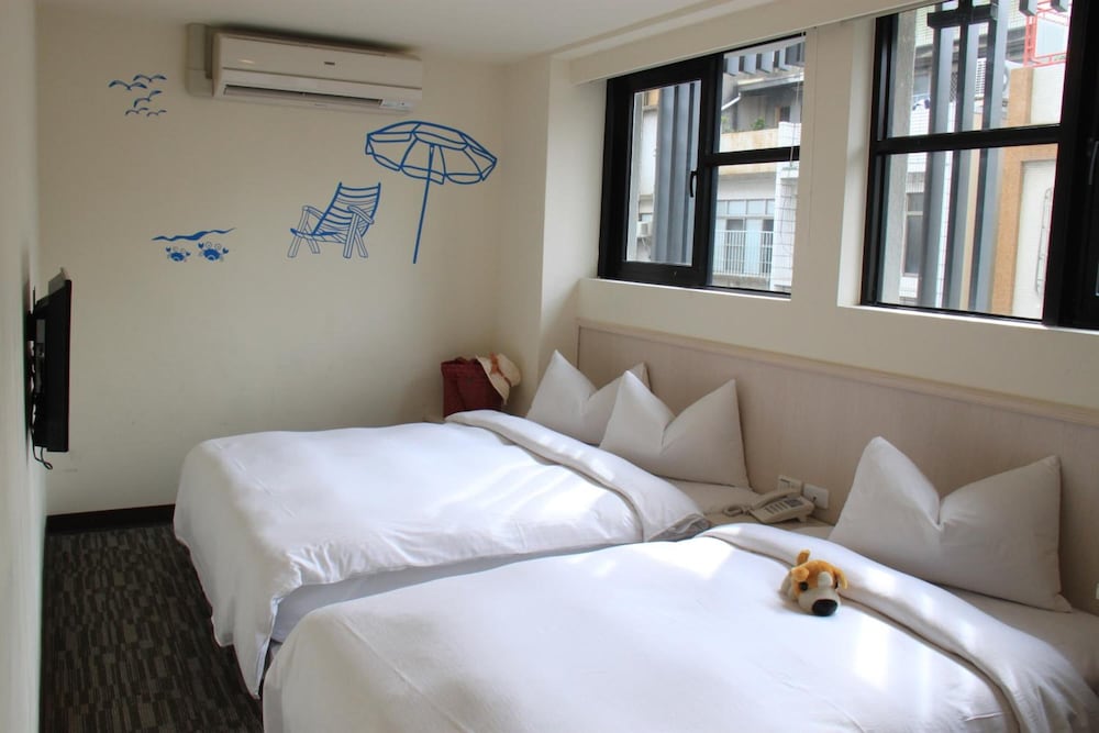 Century Hotel 33/46