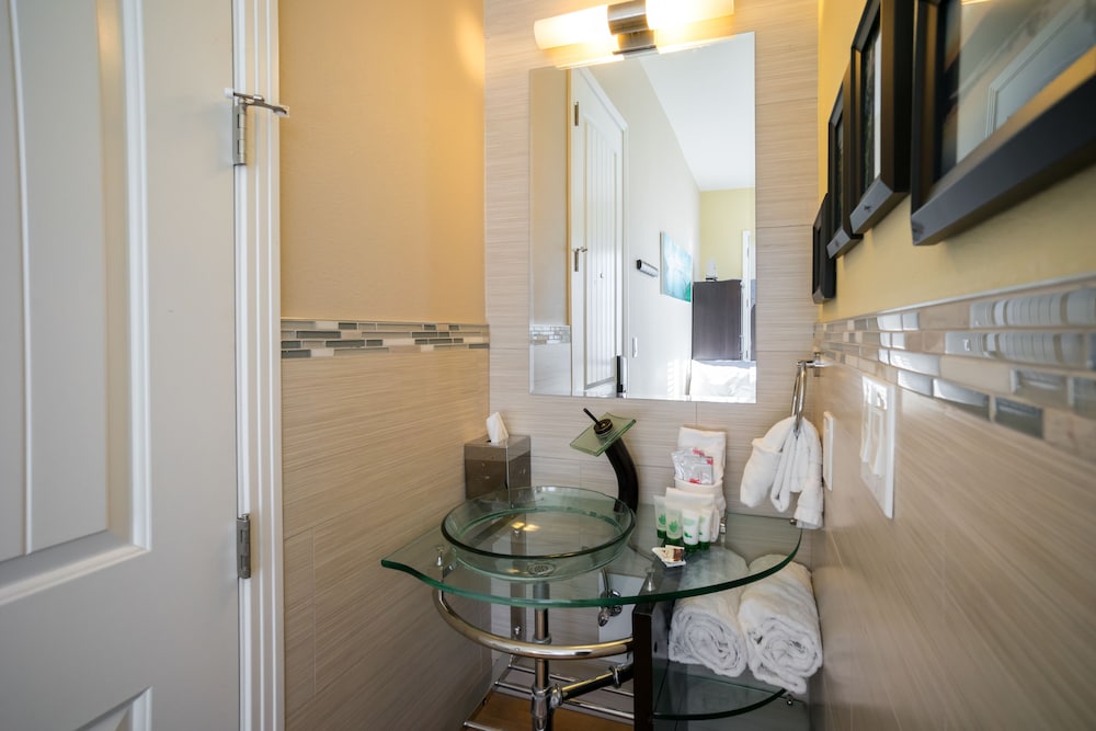 Rio Vista Inn & Suites Santa Cruz 69/73