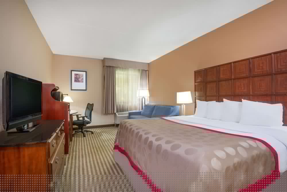 Ramada by Wyndham Columbus North 9/39
