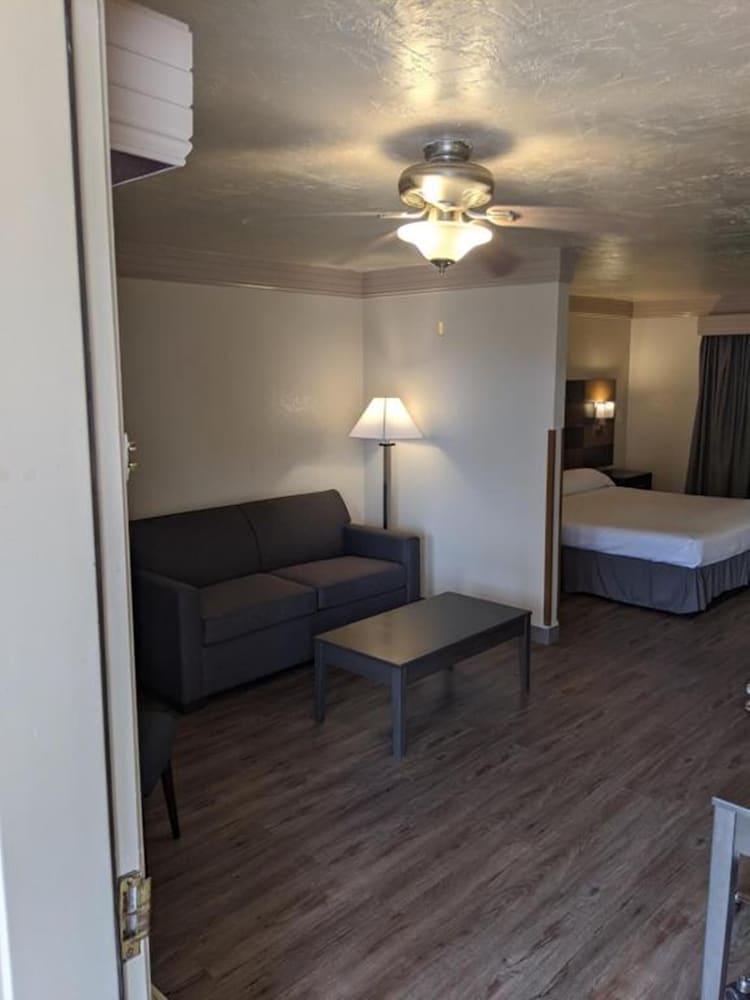 Atrium Inn Fort Stockton 14/21