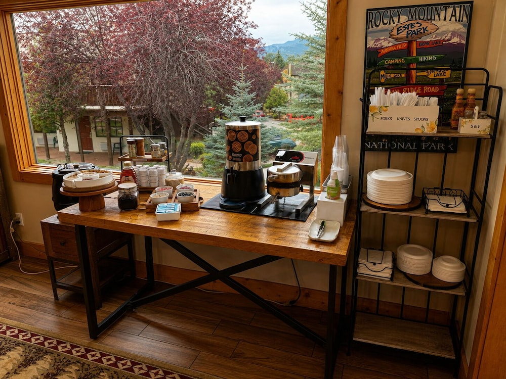 Estes Mountain Inn 52/70