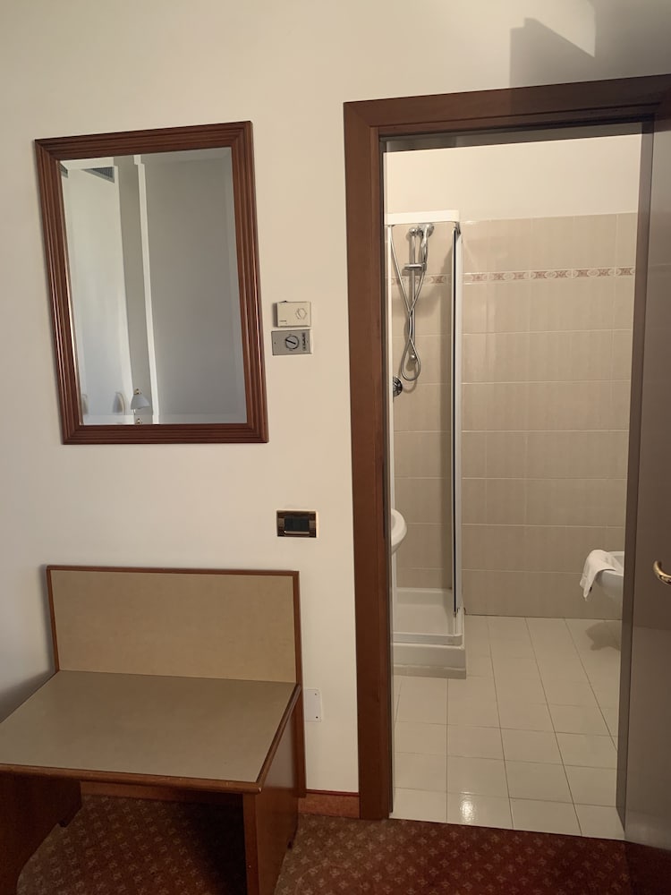 Hotel Villa Sara 59/60