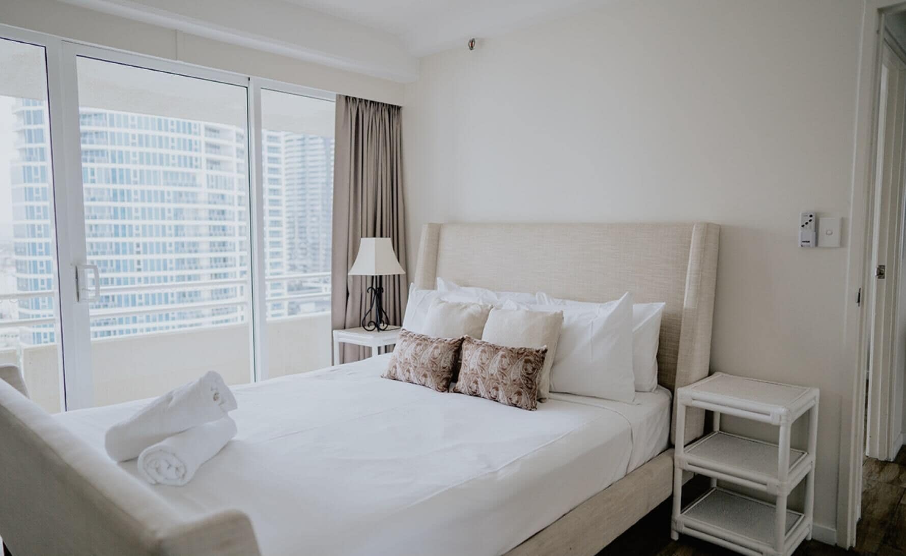 3 BEDROOMS, DELUXE, APARTMENT