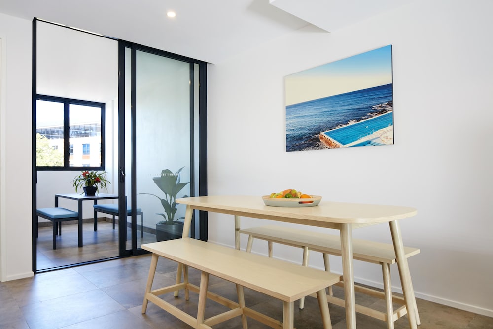 VERIU SUITES CAMPERDOWN 48/54