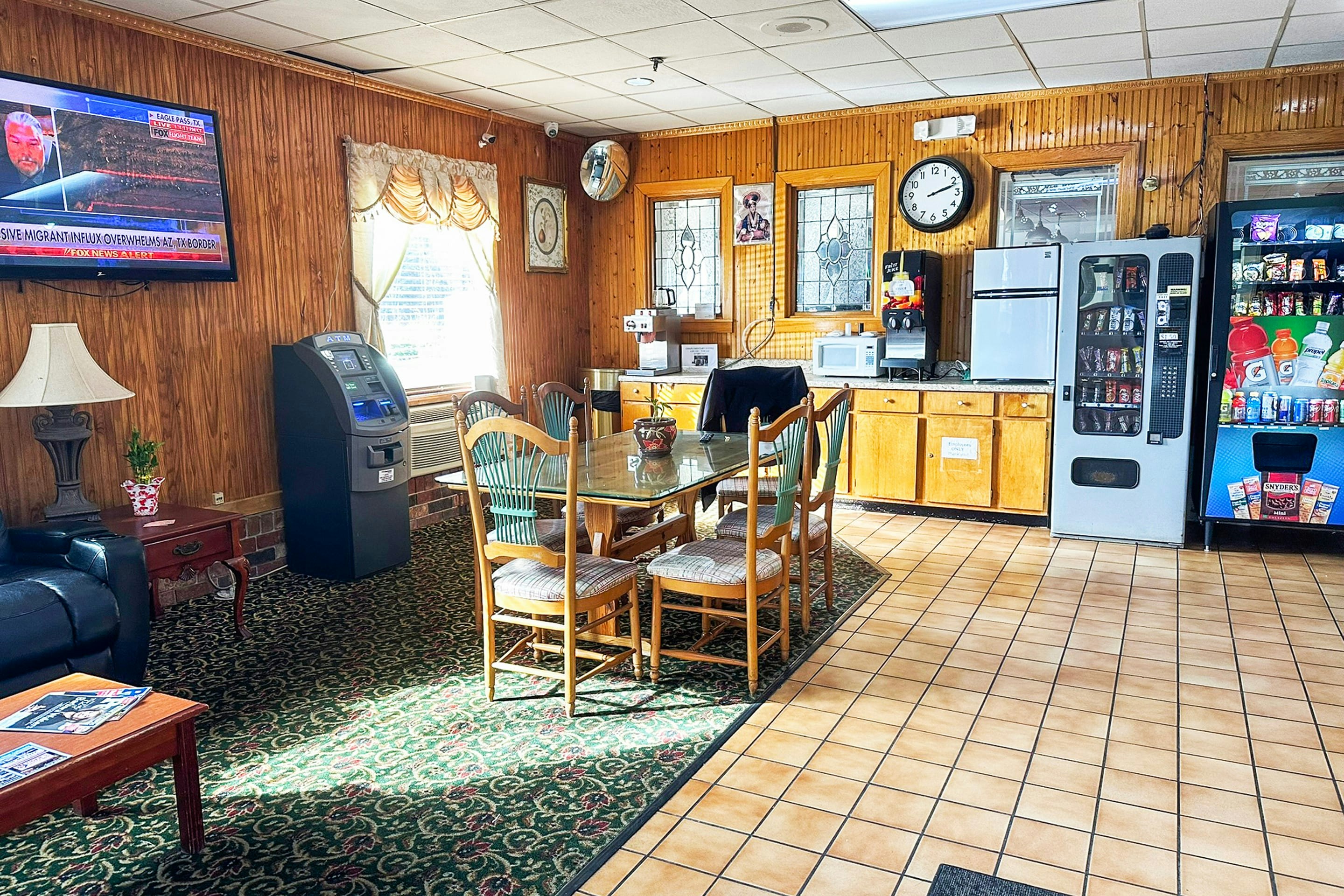 Super Inn & Suites by OYO Milledgeville 58/83
