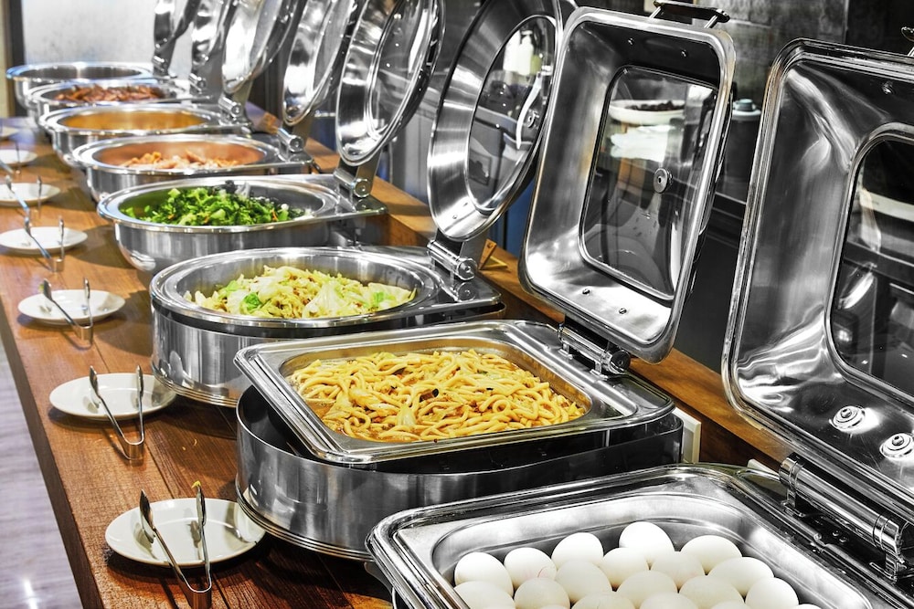 Lan Kwai Fong Garden Hotel 42/66