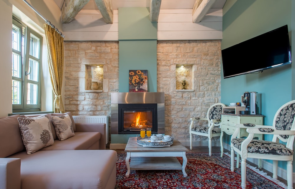Pirrion Hotel 33/50