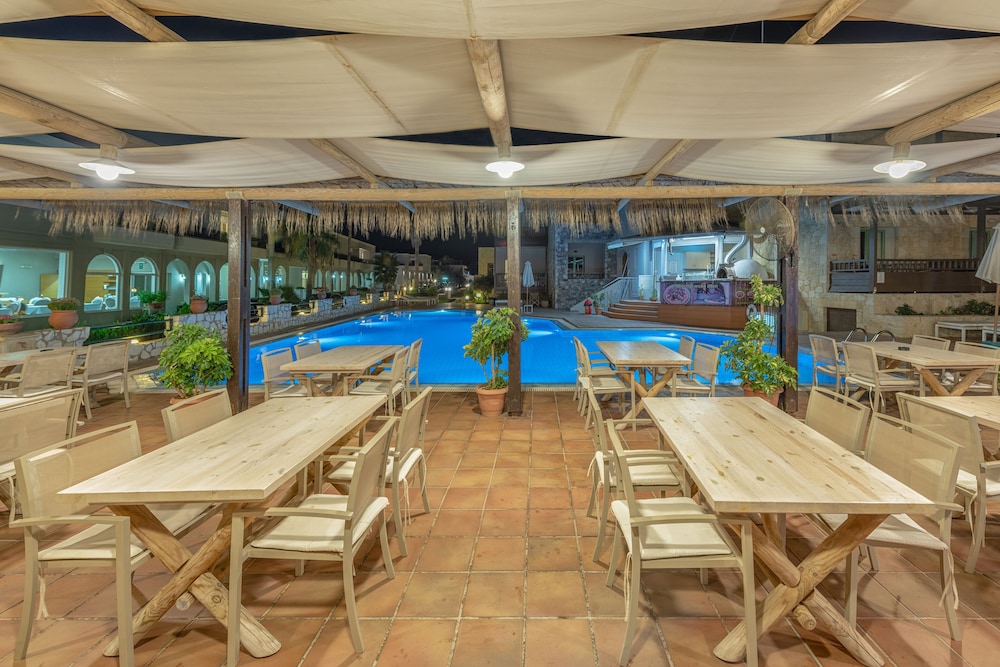 Erato Beach Hotel - Adults Only 37/50