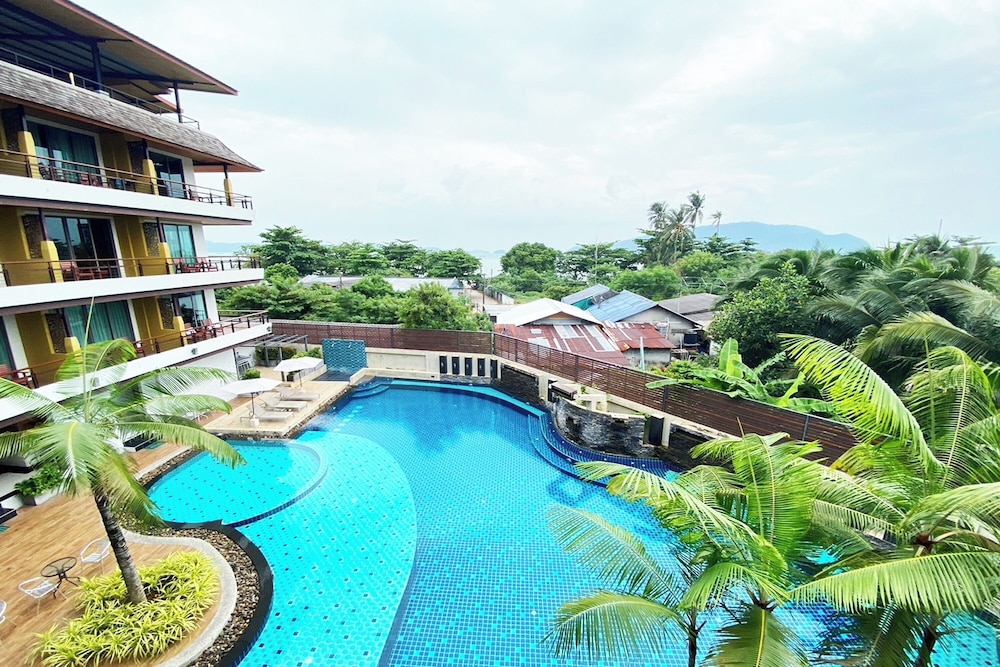 Aqua Resort Phuket 67/70
