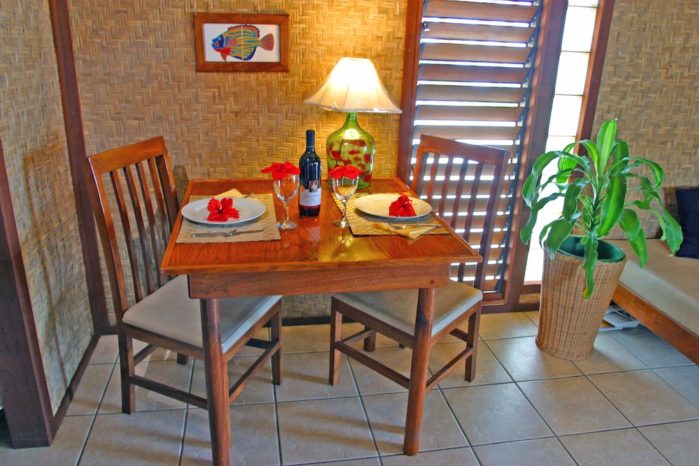 Rarotonga Beach Bungalows 30/50