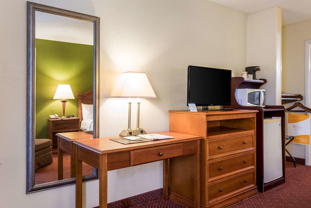 Quality Inn Battleboro - Rocky Mount 28/38