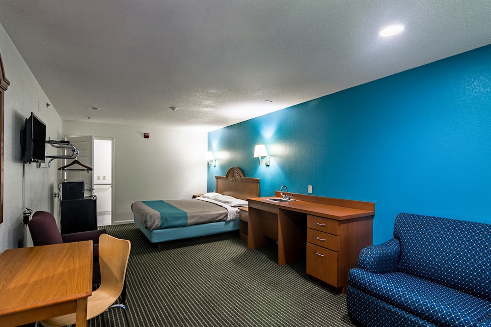 Motel6 Azle, TX 32/38