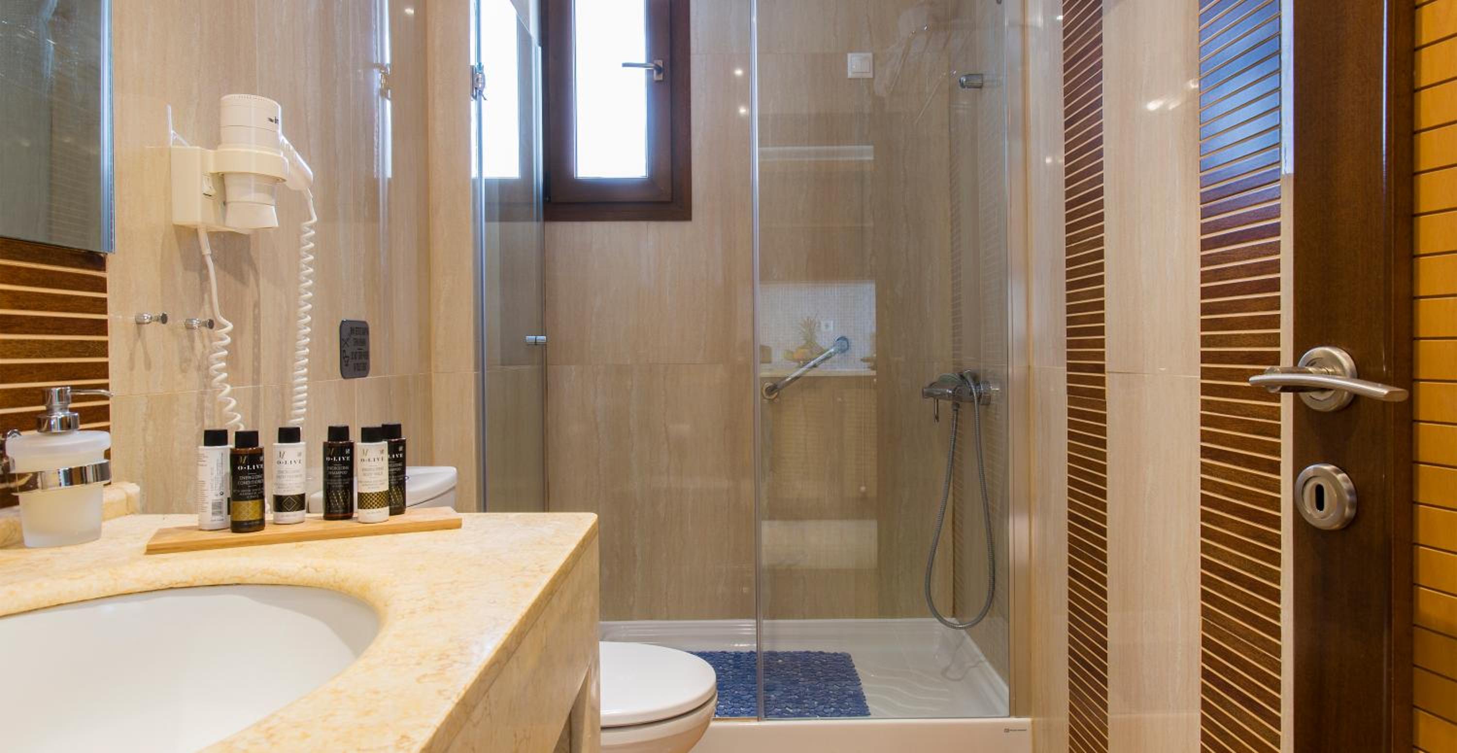 Exclusive, Beach Front, Ground Floor، Olympion Sunset 9/10