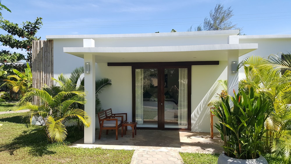 Sahaa Beach Resort 1/48