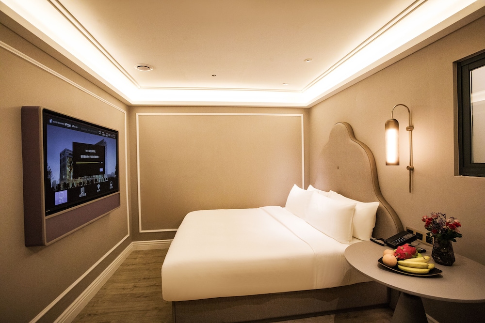 STANDARD, KING BED